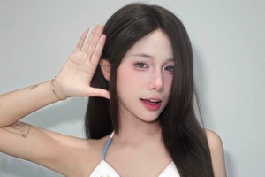 Mạnh dạn cổ vũ Argentina đi tiếp, fan girl khiến hội anh em "quên mất" đang xem đá bóng