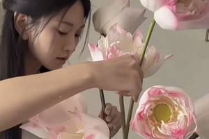 Lê Bống khoe vai trần nuột nà, lột xác ngoạn mục
