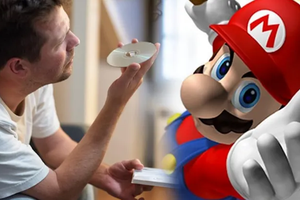 Mua đĩa game cũ giá rẻ, game thủ tá hỏa khi mở hộp phát hiện nội dung "nhạy cảm", xấu hổ khi bật chơi với bạn