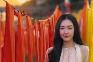Mỹ nhân gốc Huế không đi casting vẫn được “tiến cử” cho vai Nam Phương Hoàng hậu: 10 năm trước từng thi hoa hậu, nay rút lui khỏi showbiz