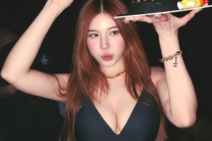 Đón sinh nhật tuổi mới, nữ DJ nổi tiếng chiều lòng CĐM bằng bộ ảnh đầy quyến rũ