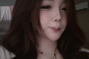 Bất chấp PK nguy hiểm, TikToker "Em Hân 2k10" hài lòng với thù lao khủng
