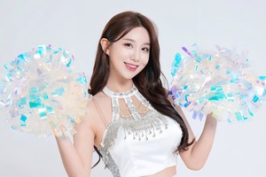 Khi nữ cheerleader đình đám xứ Hàn khoe dáng, cả MXH phải đều phải "đứng hình" mất vài giây