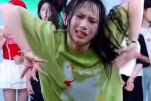 "Bạo lực mạng" kiểu mới ở xứ tỷ dân? Khi các nữ idol bị "bắt nạt" đến mức áp lực ngay trên live?