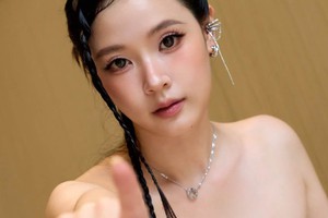 Nữ giảng viên xinh đẹp thích thú với diện mạo cá tính, bật mí đây là "phiên bản khác" của mình