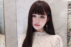 Giao diện khác lạ của Hiền Hồ đi chơi Trung Thu, khiến CĐM bàn tán xôn xao