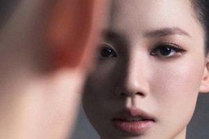 Ngoại hình khác lạ của AMEE sau thời gian biến mất