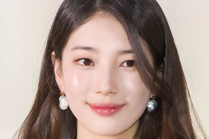 Mặt mộc không thể làm khó mỹ nhân 20 năm chưa hề flop, đặt ra "lời nguyền" khiến cả showbiz khiếp sợ