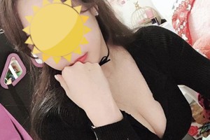 Nhờ shipper chụp lén hình bạn gái qua mạng, nam thanh niên sững sờ