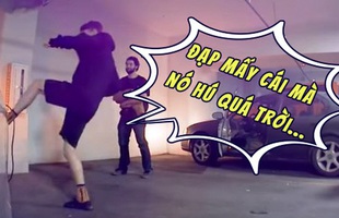 Thấy hai thanh niên cố tình đạp vào xe "cà khịa" nhân lúc vắng người, Tesla Model 3 liền tự động hú còi dọa họ chạy mất dép