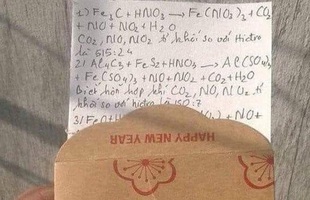 Khóc thét với chiếc lì xì ám ảnh đầu năm: Bên trong ghi dày đặc công thức, phương trình Hoá học khiến học trò không muốn nhận
