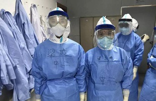 Phải cắt tóc, cạo đầu, mặc tã người lớn, ngủ trên sàn...: 30 bức ảnh chân thực nhất về tình cảnh của nhân viên y tế tại ‘ổ dịch’ Vũ Hán