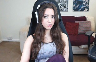 Nữ streamer xinh đẹp trải lòng về ký ức đáng sợ, bị kẻ biến thái rình rập, hành hung giữa đường phố