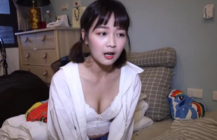 Bị "đột nhập" vào nhà bất ngờ, hot girl xinh đẹp khiến tất cả kinh ngạc bởi áo ngủ gợi cảm và bộ bikini "bốc mùi"