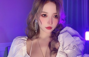 Vô tình để lộ thu nhập trăm tỷ ngay trên sóng livestream, nữ streamer vẫn kêu trời vì bị chậm lương "như cơm bữa"