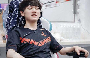 "Ế sưng ế sỉa", JackeyLove khiến fan cười vỡ bụng khi để lộ lịch sử web "muốn cầu duyên thì đi chùa nào?"