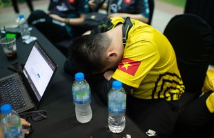 Những khoảnh khắc trái ngược trong Chung kết VFL mùa Hè 2022