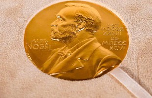 Người đoạt giải Nobel được lựa chọn như thế nào?