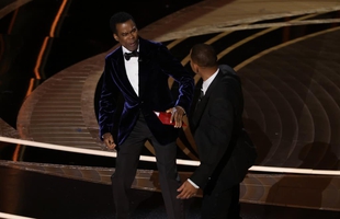 Sốc nhất OSCAR 2022: Will Smith lên sân khấu, đấm thẳng mặt đồng nghiệp để bảo vệ vợ khiến ai nấy sốc nặng