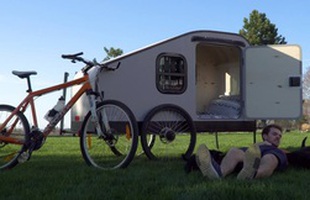 YouTuber tự chế xe đạp thành xe đạp điện kiêm luôn nhà di động