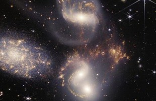 Tại sao bầu trời đêm lại có màu đen? Một câu hỏi tưởng chừng bình thường nhưng lại ẩn chứa kết cục của loài người!