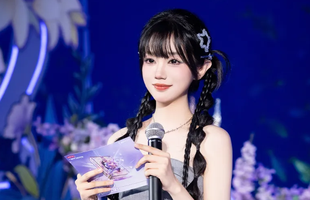 "Nữ thần" LPL khoe chân dài miên man, diện váy siêu ngắn khiến CĐM mê mẩn