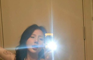 Hot girl diện chiếc váy táo bạo làm fan say nắng