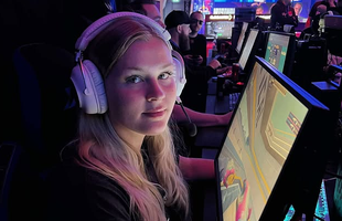 10 năm thi đấu chuyên nghiệp, nữ game thủ khiến tất cả xót xa khi phải "bán bánh" kiếm tiền