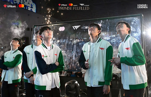 Hình ảnh T1 khiến fan Việt không thể nào quên, gần gũi ấm áp đến lạ