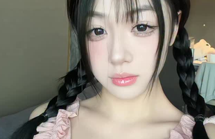 Trần Hà Linh đu trend "hôn vào đây", tung video mới khiến anh em game thủ "gục ngã"