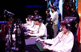 Cựu vương CKTG đáp trả cực gắt "chiến thư" từ đàn em, hé lộ "tử huyệt" của đối thủ