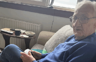 90 tuổi vẫn đam mê “cày cuốc”, game thủ lão làng này “nghiện” một bom tấn đặc biệt