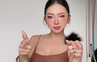 Hoa mắt với chiếc váy siêu mỏng của hot TikToker 1,4 triệu follow