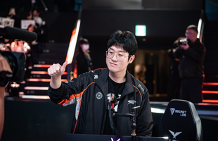 Zeus ngầm bày tỏ sự thất vọng với Riot