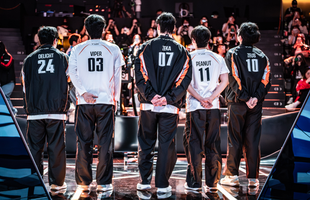 HLE thông báo sang Việt Nam nhưng cộng đồng chỉ quan tâm một chi tiết "khó tin"