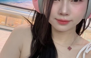 Hot girl khoe decor góc gaming đẳng cấp, "xịn" đến mức dân tình trầm trồ, nhìn là muốn đầu tư ngay!