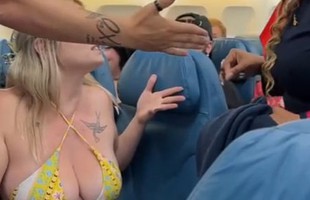 Đi máy bay gái xinh diện đồ táo bạo "nóng mắt", không ngại tranh cãi, thể hiện cá tính hay làm trò lố câu view?