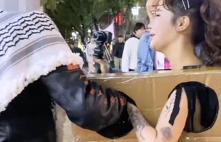 Mời gọi đàn ông động chạm vòng 1 của mình giữa phố, hot girl nhận hình phạt từ tòa án