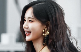 Đố ai đoán được cô gái này 30 hay 16 tuổi: Mặt đẹp như thiên thần, cả thiên hạ có đúng 1 người