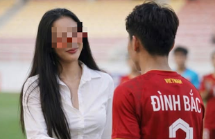 "Chế ảnh" chụp hình chung với cầu thủ Đình Bắc, hot girl bất ngờ bị CĐM chỉ trích dữ dội