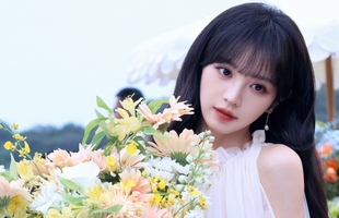 Mỹ nhân chỉ nặng 45kg mà vác cả con heo lẫn cõng bạn diễn 1m90, mặt và body chả liên quan gì đến nhau