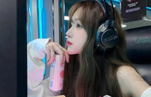 1800 ngày chơi game bằng chân, cơ thể nữ streamer biến dạng kinh hoàng