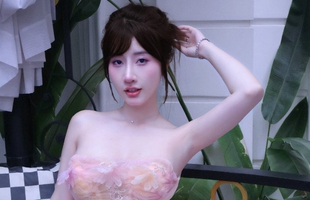 Bắt trend "Anh tên là" bên hồ bơi, TikToker tỏa sáng ấn tượng với nhan sắc không chê vào đâu được.