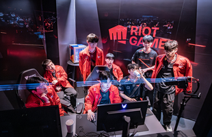 Đang yên đang lành, siêu sao T1 bị đàn em cũ "var" ngay trên kênh stream