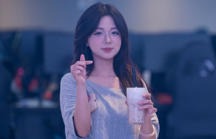 Hot girl phòng nét 2k6, khiến anh em game thủ ngây ngất trước nhan sắc "10/10"