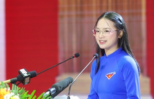 Profile siêu xịn của nữ đoàn viên áo xanh đang HOT nhất MXH: Vừa lên mạng đã va phải "con nhà người ta"!