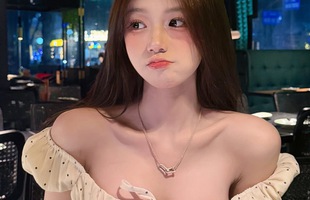 Từng khóc nghẹn vì bị khách trêu, hot girl Mỹ Lệ khiến dân mạng "u mê" với visual chuẩn tỷ tỷ xứ Trung