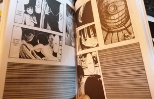 Cạn lời với cách kiểm duyệt manga tại Nga: Che kín bằng "mã vạch", biến trang truyện thành đống gạch đen xì