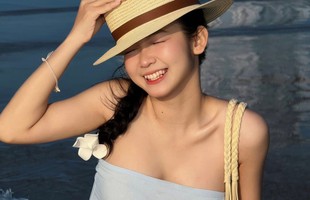 Hà Phi Yến chẳng cần bikini, một nụ cười đủ "gây bão" mạng