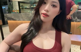 Đô vật Anh Thơ trổ tài "tung cước" và câu hỏi khiến cánh mày râu tranh nhau vào bếp